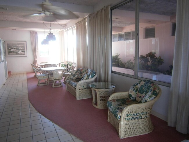 Building Photo - 33 S Ocean Ave