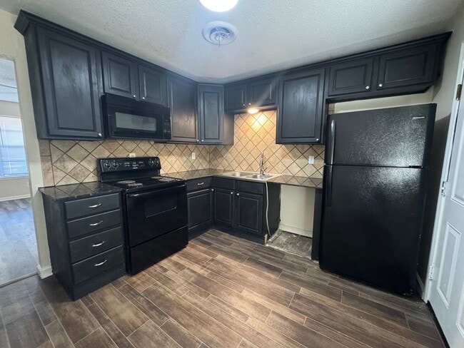 Foto del edificio - 2328 NW 46th St