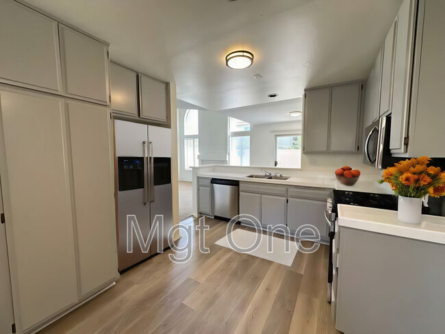 Building Photo - 1100 Portofino Ct