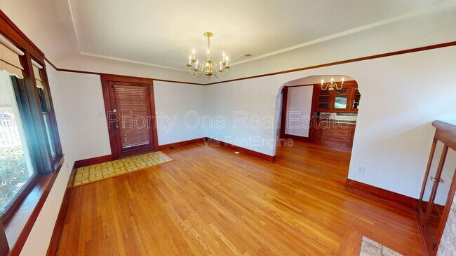 Building Photo - 3339 33rd St
