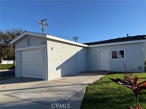 Building Photo - 25719 Walnut St