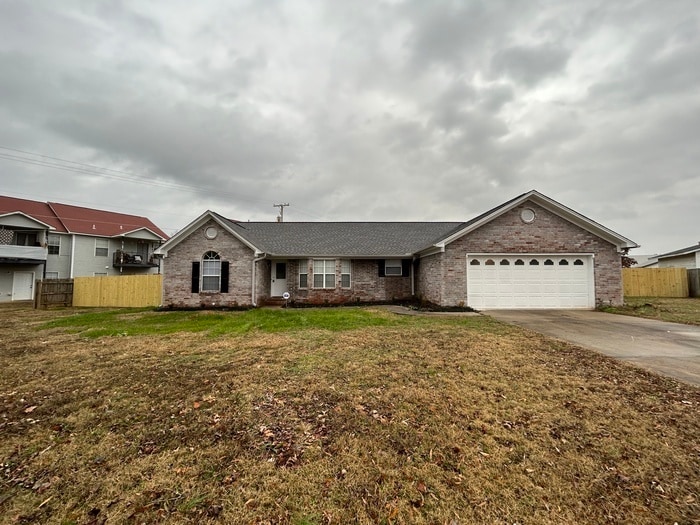 Primary Photo - 408 Chesapeake Dr