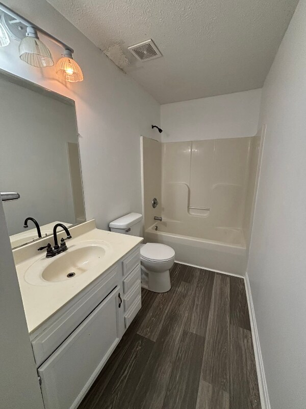 Foto del edificio - 33 Wisteria Ln