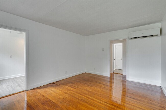 Foto del edificio - Spacious 1-Bedroom in Convenient Chattanoo...