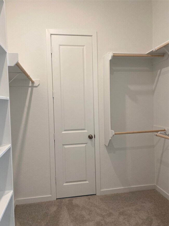 Foto del edificio - 4523 Sunny Hazel Ln