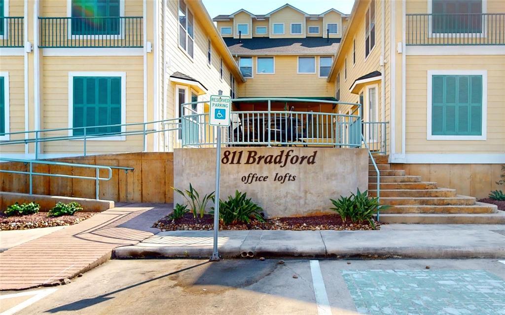 Foto principal - 811 Bradford Ave