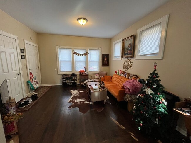 Foto del edificio - 1209-09B E Kane Pl