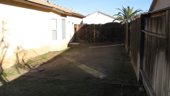 Building Photo - 3711 Campfire Dr