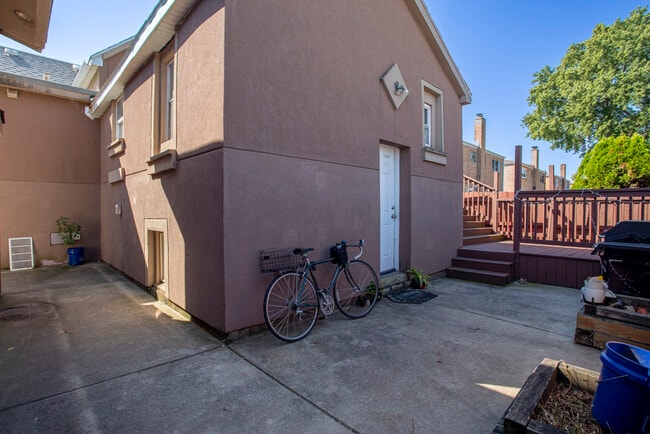 Building Photo - 5210 W 54th St