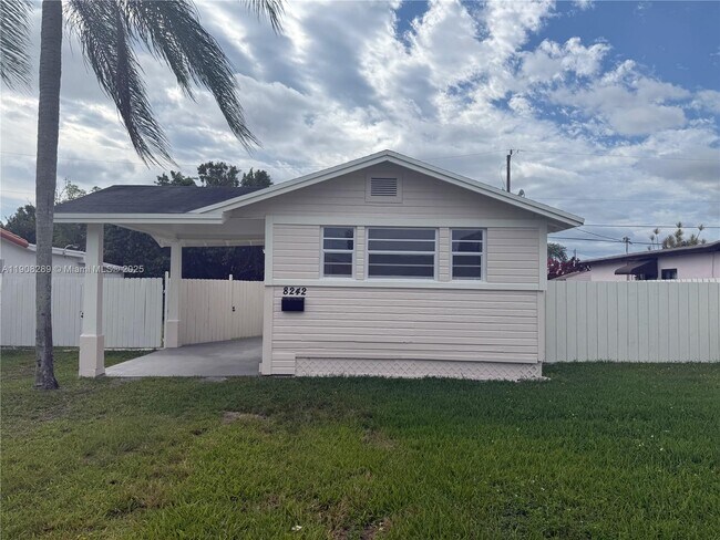 Foto del edificio - 8242 SW 43rd Terrace