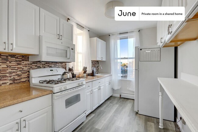 Foto del edificio - Room in Shared 3 bed/1 bath home in Ridgewood