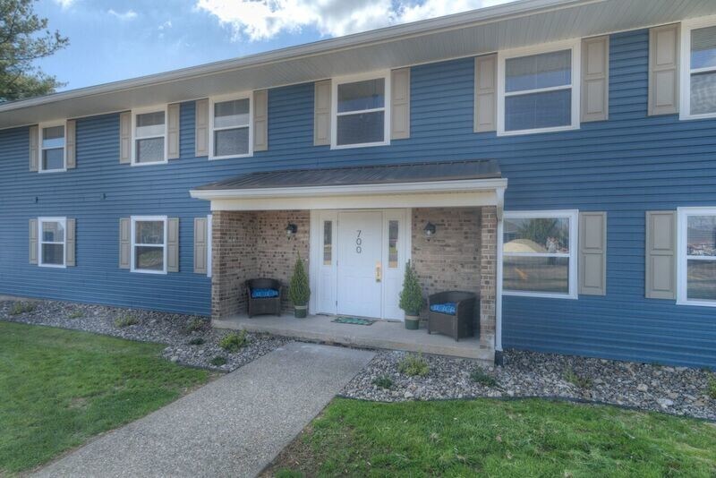 1400 Highland Dr Unit 605, Saint Albans, WV 25177 Room for Rent in