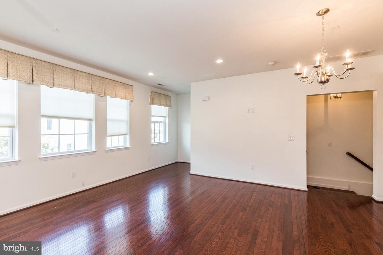 Foto principal - 4455 Driftwood Dr