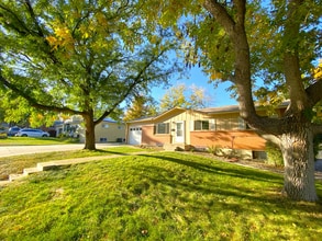 Building Photo - 12067 W Virginia Dr