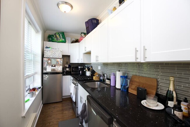 Foto del edificio - 923 W Waveland Ave