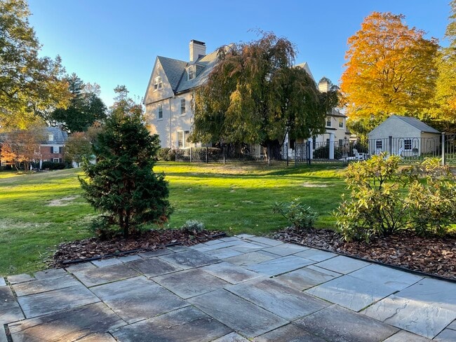 Foto del edificio - 4 Sycamore Ln