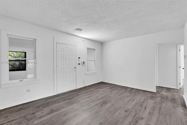 Building Photo - 118 NW 44th St