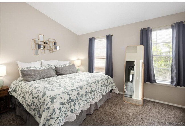 Dormitorio 2 con baño - 10587 W Maplewood Dr