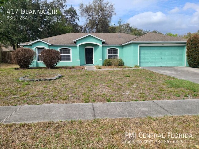 Building Photo - Deland 3BR 2 Bath Split Plan