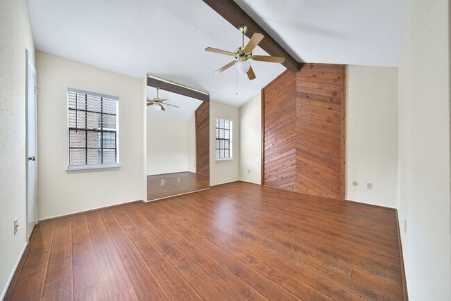 Foto del edificio - 9901 Sharpcrest St