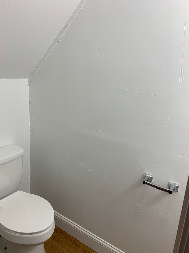 Building Photo - Fully Renovated Spacious 4 Bedroom 1.5 Bath House, Garage-York City SD