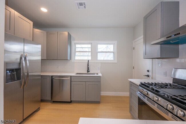 Foto del edificio - 59 Watchung Plaza