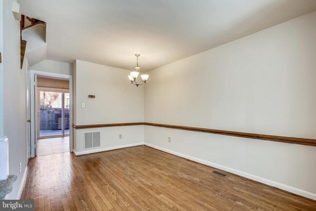 Foto del edificio - 510 Colecroft Ct