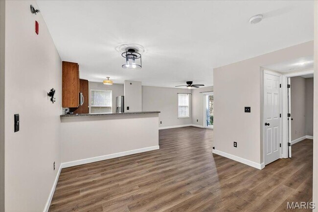Foto del edificio - 4103 Spring River Dr