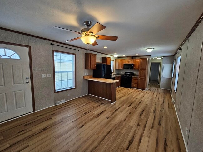 Building Photo - 34 Pine Cir