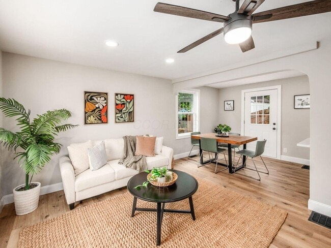 Foto del edificio - Charming 2-Bedroom Home in North Linden / ...