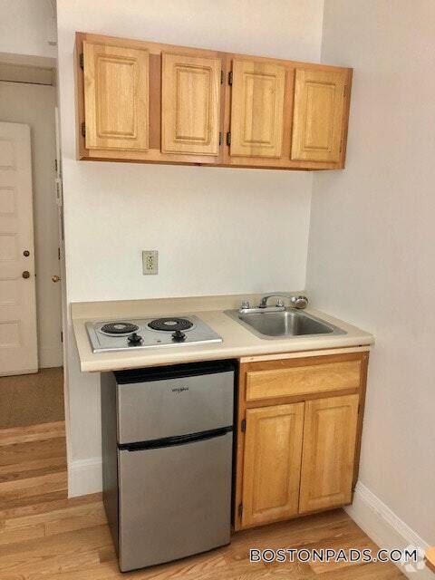 Building Photo - 1061 Beacon St