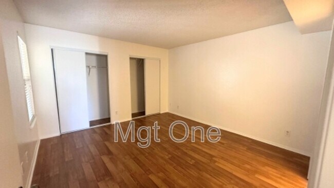 Foto del edificio - 10655 Lemon Ave