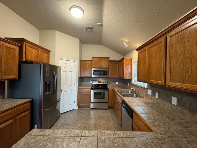 Foto del edificio - Super Cute 3 Bed, 2 Bath Home in Moore