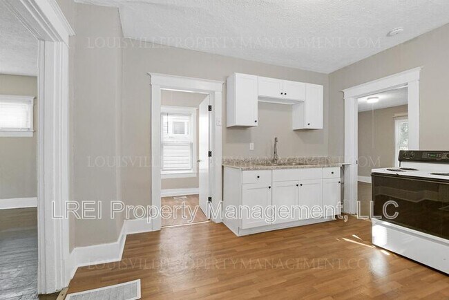 Building Photo - 1767 W Gaulbert Ave