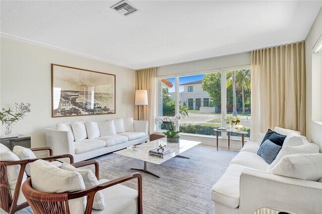 Building Photo - 6301 Leonardo St