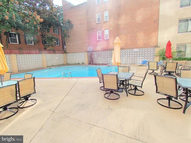 Foto del edificio - 922 24th St NW