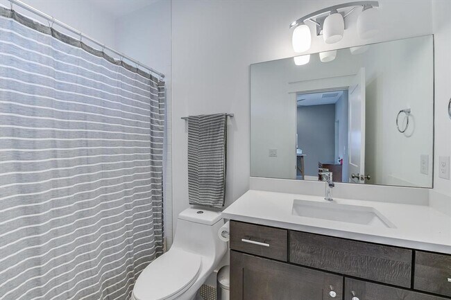 Foto del edificio - 112 E 54th St