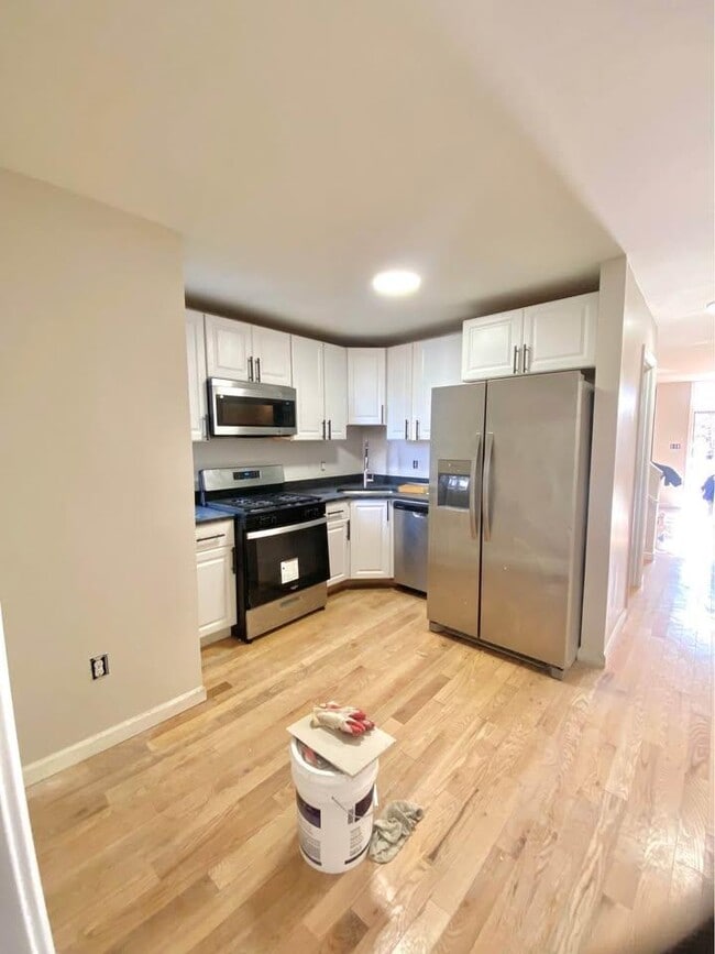 Building Photo - 2512 E Fayette St