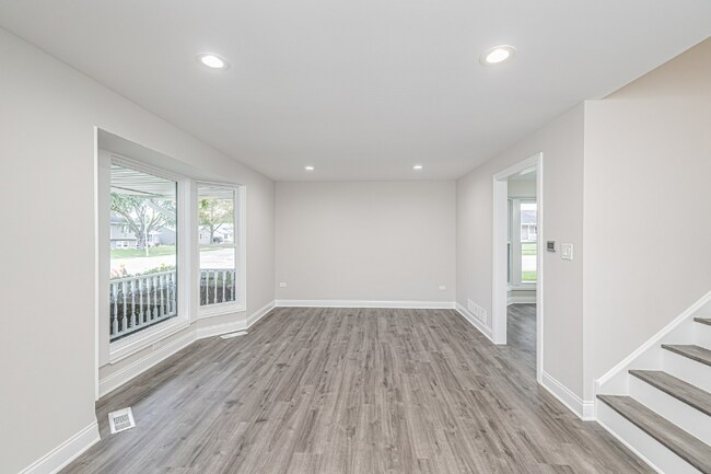 Foto del edificio - 8 Abbeywood Dr