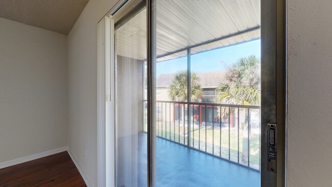 Interior Photo - Alafaya Woods