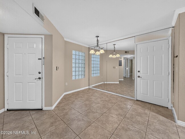 Foto del edificio - 10150 Belle Rive Blvd