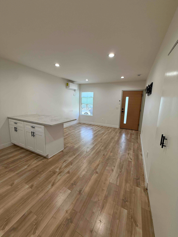 Building Photo - 4925 E San Rafael St