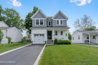 Building Photo - 15 Shrewsbury Dr