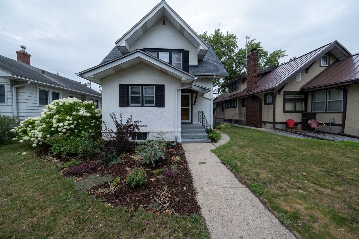 Primary Photo - 4242 S 39th Ave