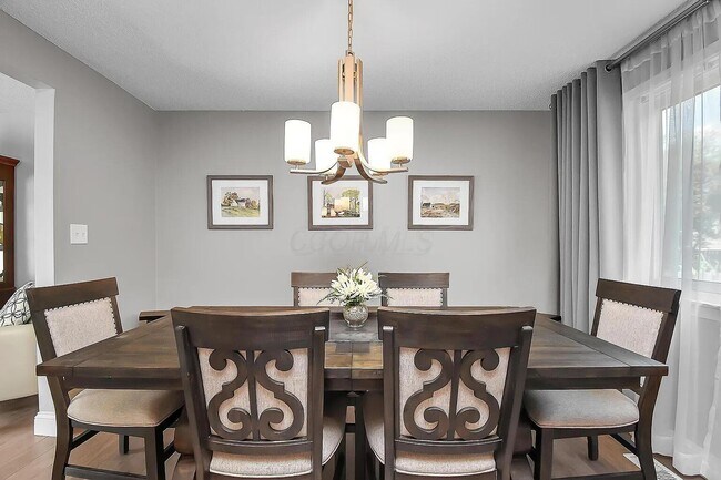 Foto del edificio - 6880 Gray Gables Ln