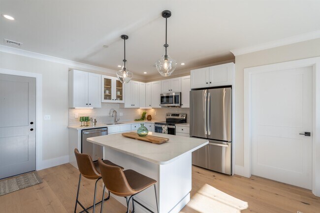 Foto del edificio - 815 Lafayette Rd