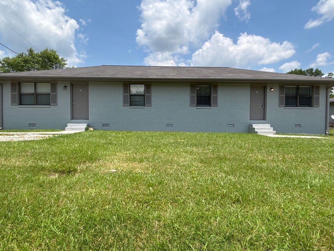 Foto principal - Freshly Renovated 2 Bedroom Duplex in Manc...