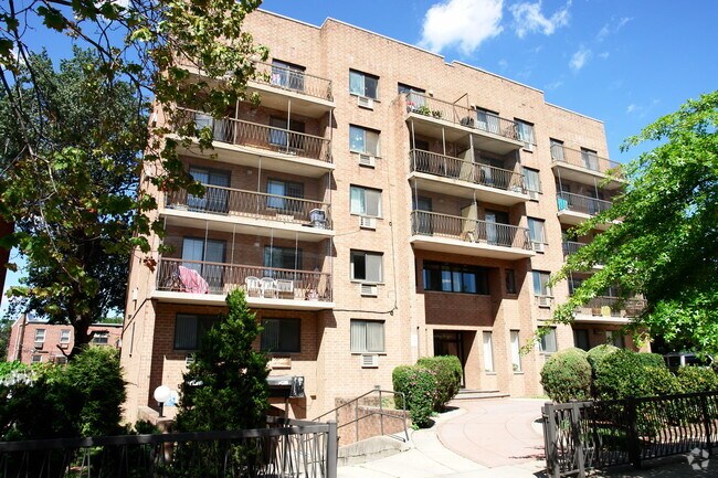 Building Photo - Barclay Terrace