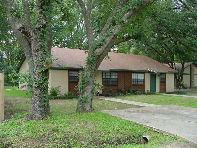 Foto del edificio - Bentwood Village