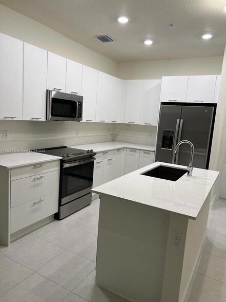 Foto del edificio - 8001 NW 41st St